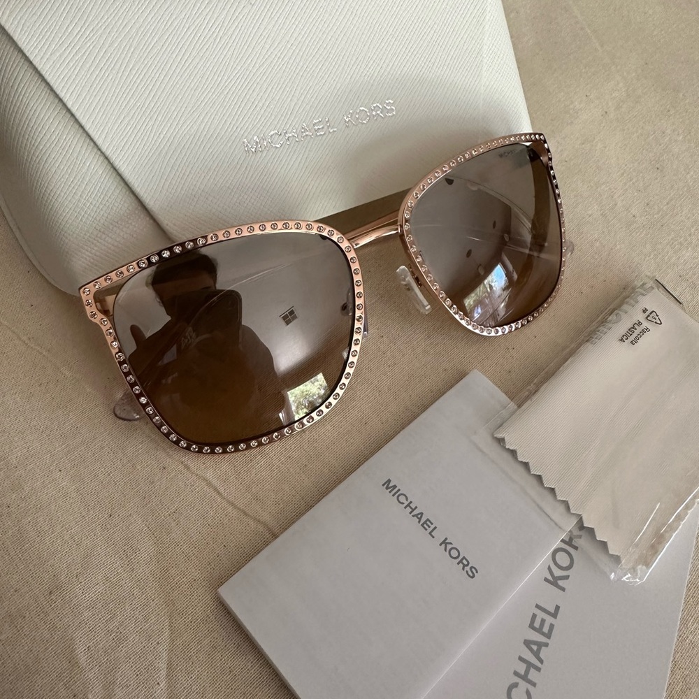 New Michael Kors rose gold sunglasses 57mm square crystal oversized - Picture 8 of 9